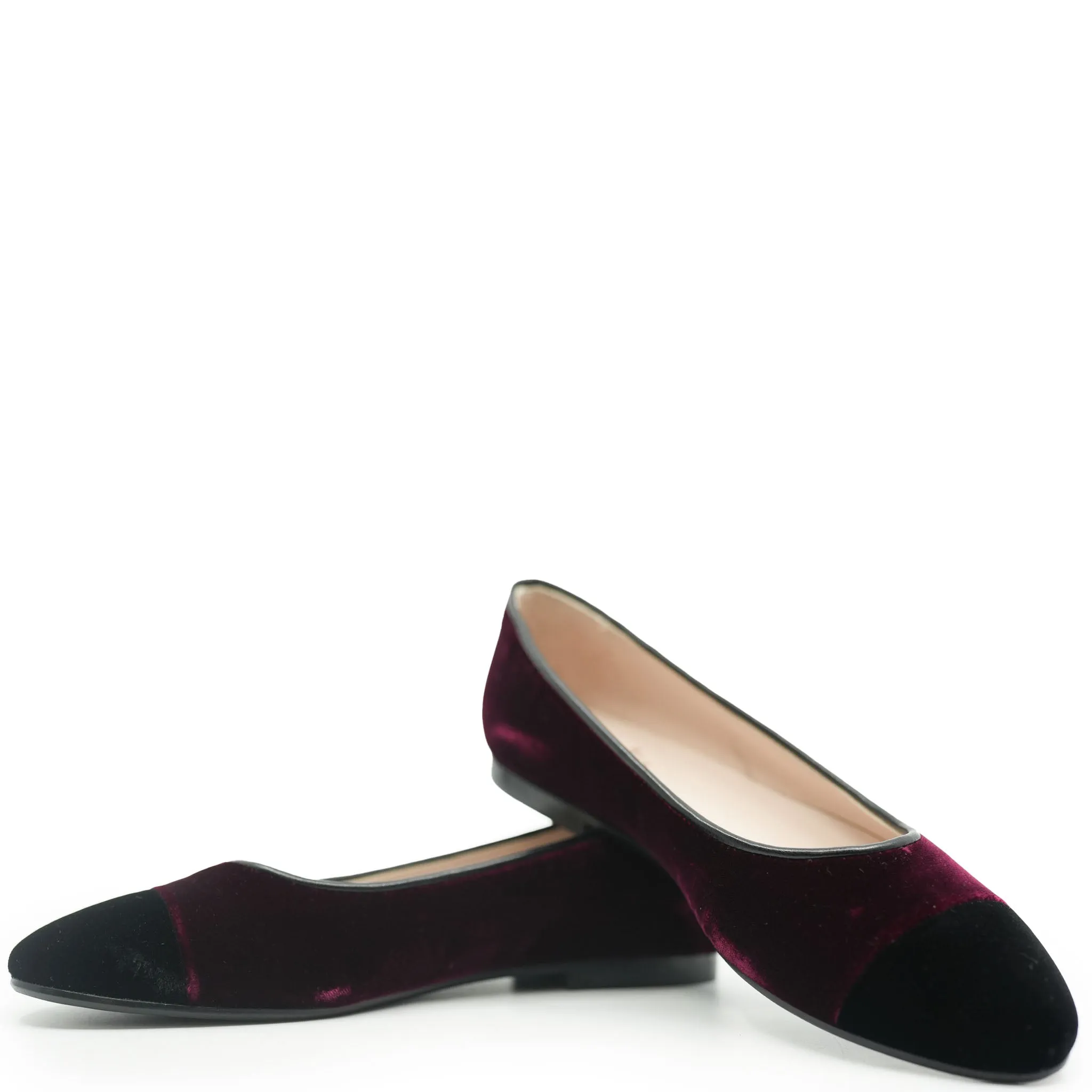 Beberlis Cherry and Black Captoe Velvet Flat