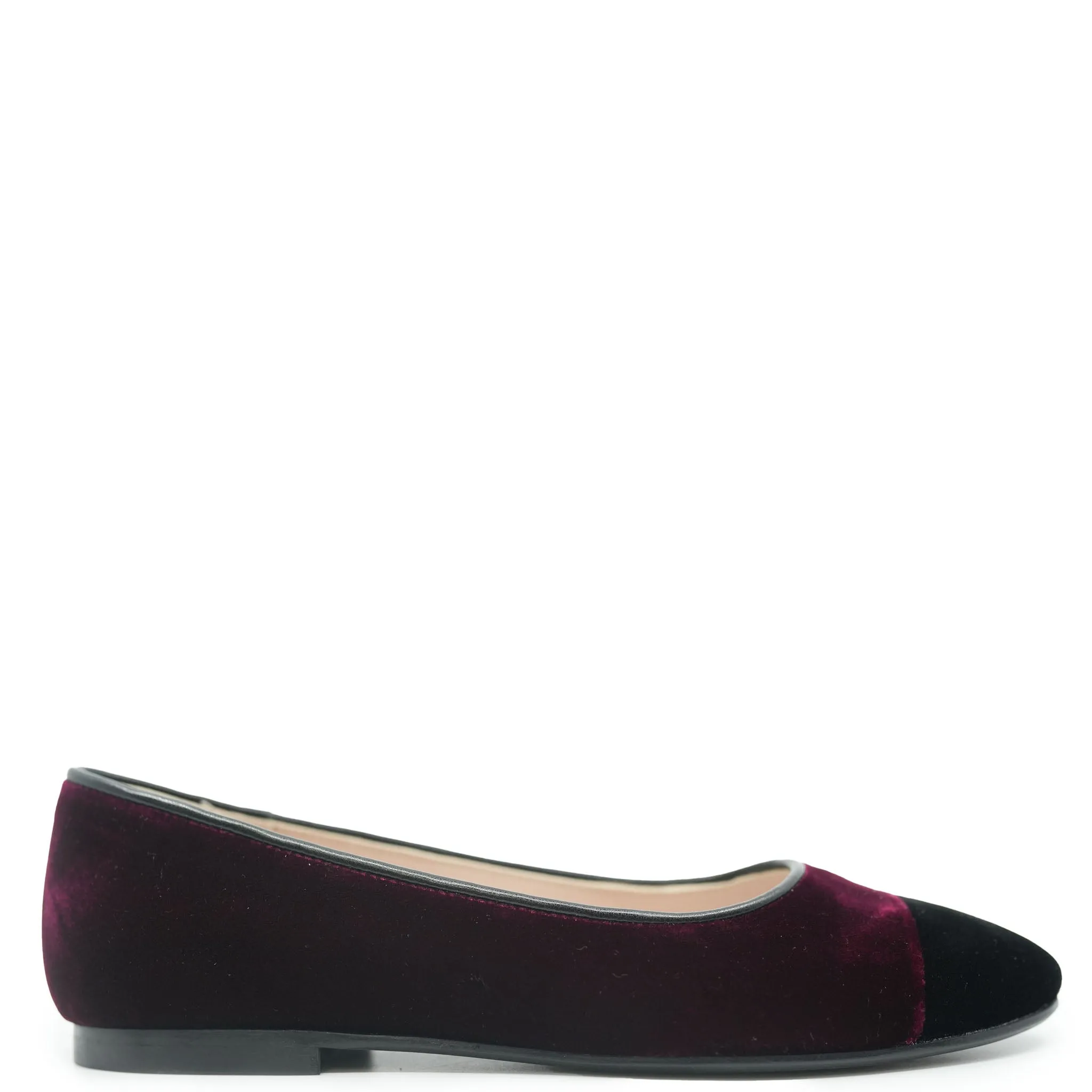 Beberlis Cherry and Black Captoe Velvet Flat