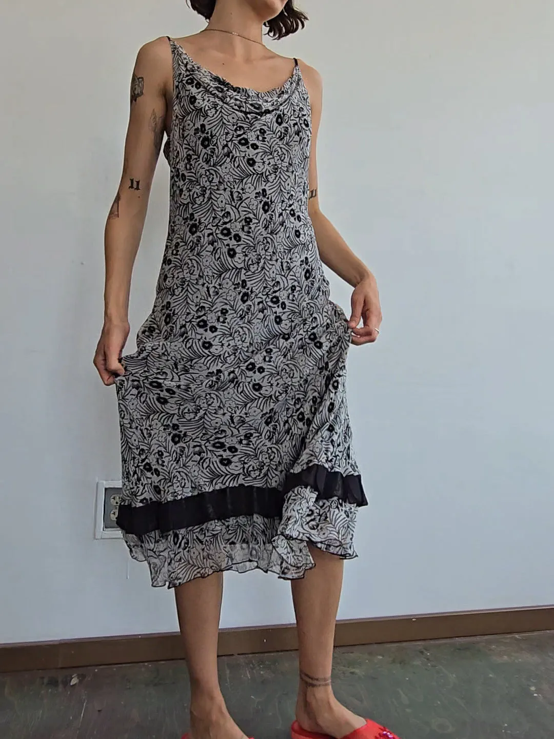 Black   White Silk Biascut Ruffled Dress (M)