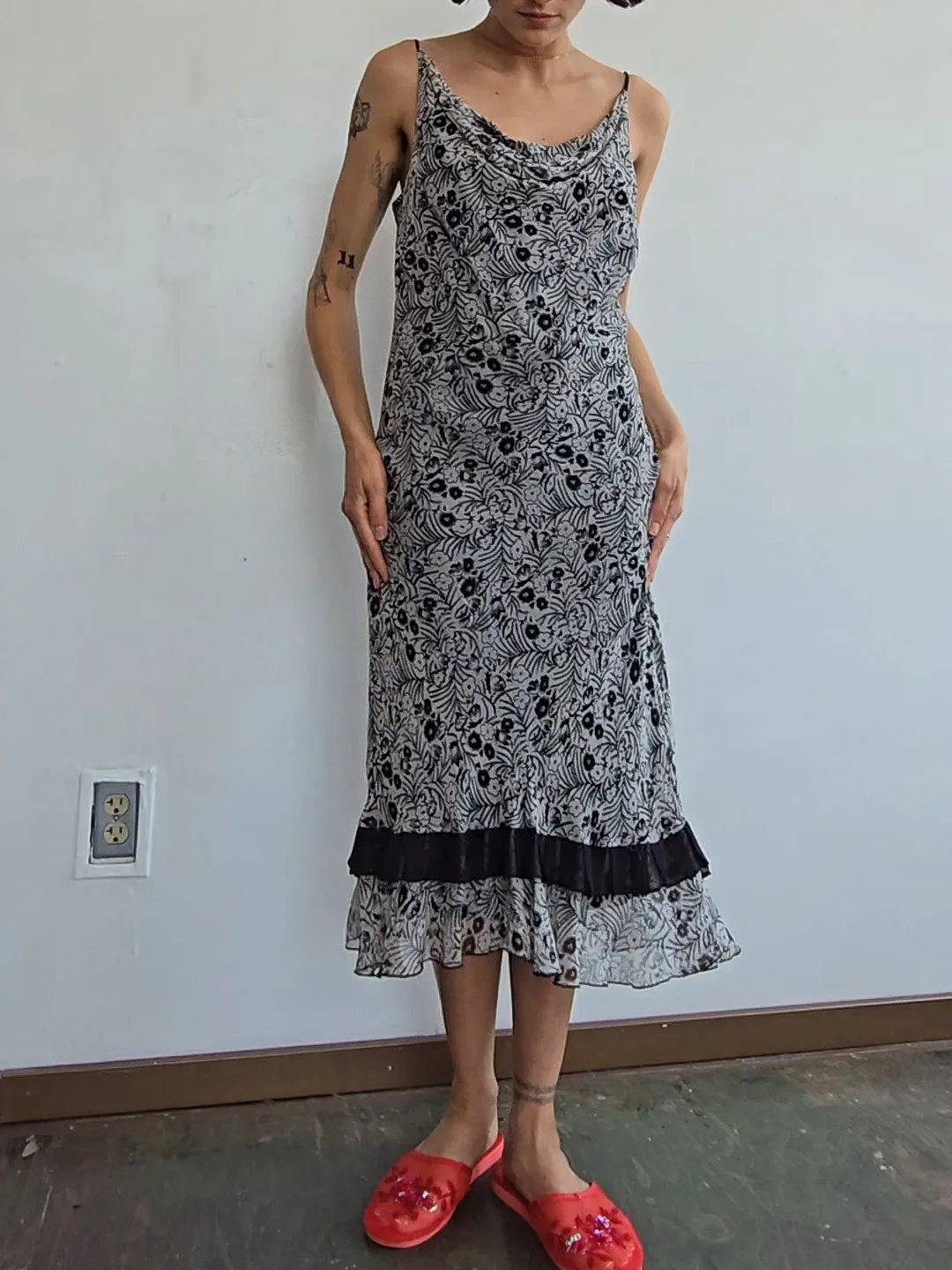 Black   White Silk Biascut Ruffled Dress (M)
