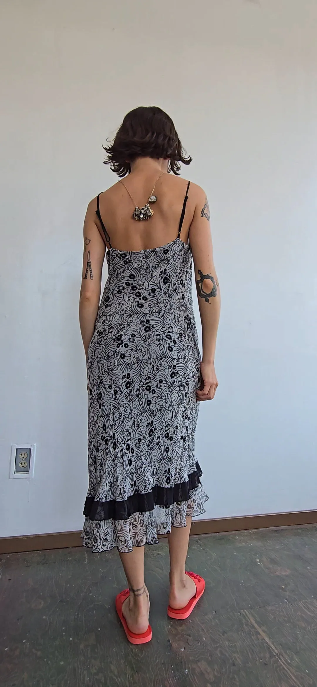 Black   White Silk Biascut Ruffled Dress (M)
