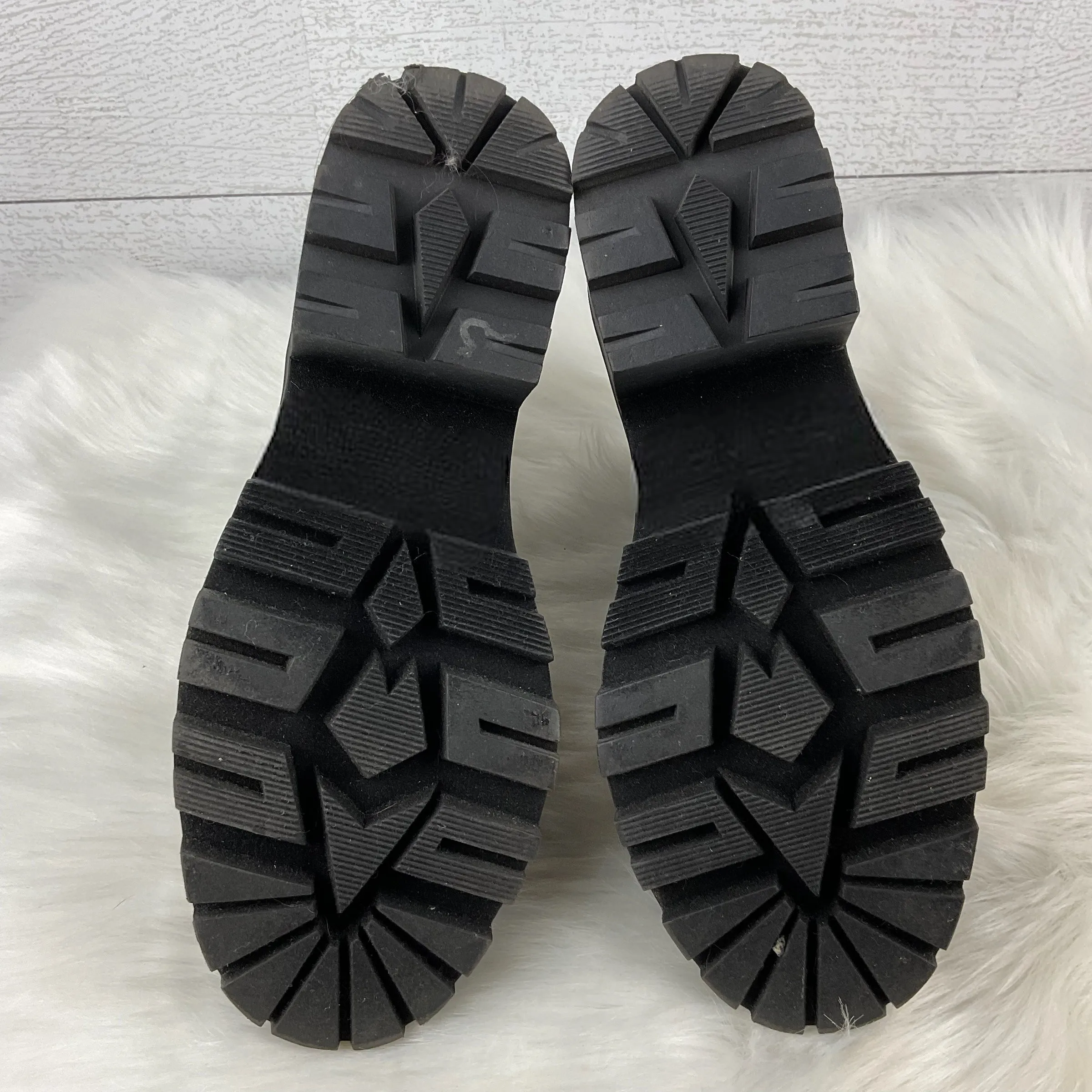 Boots Ankle Heels By Soda  Size: 7.5