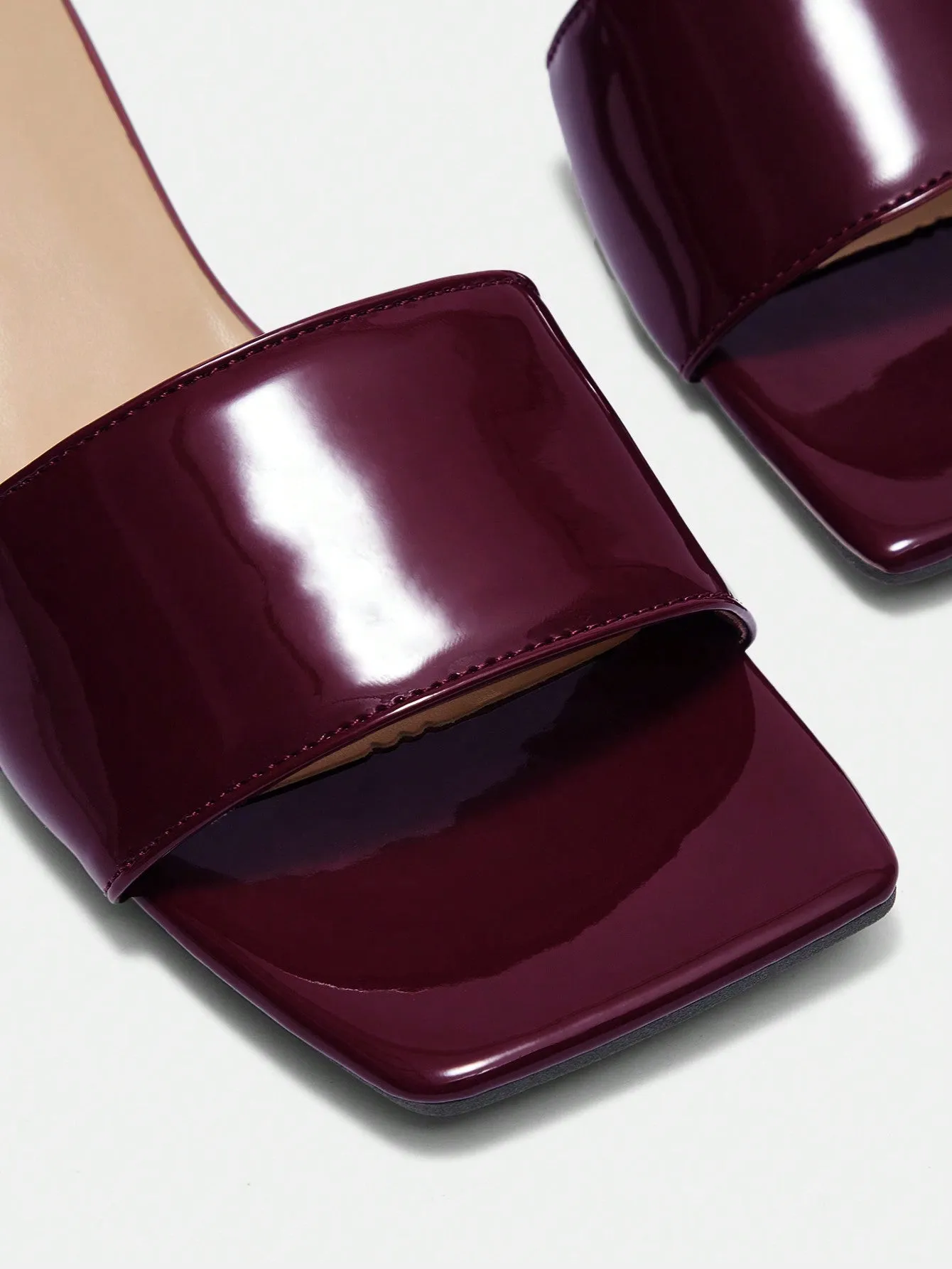 CUCCOO BIZCHIC Women's Fashion Wine Red Simple One-Piece Kitten Heel Slide Sandals