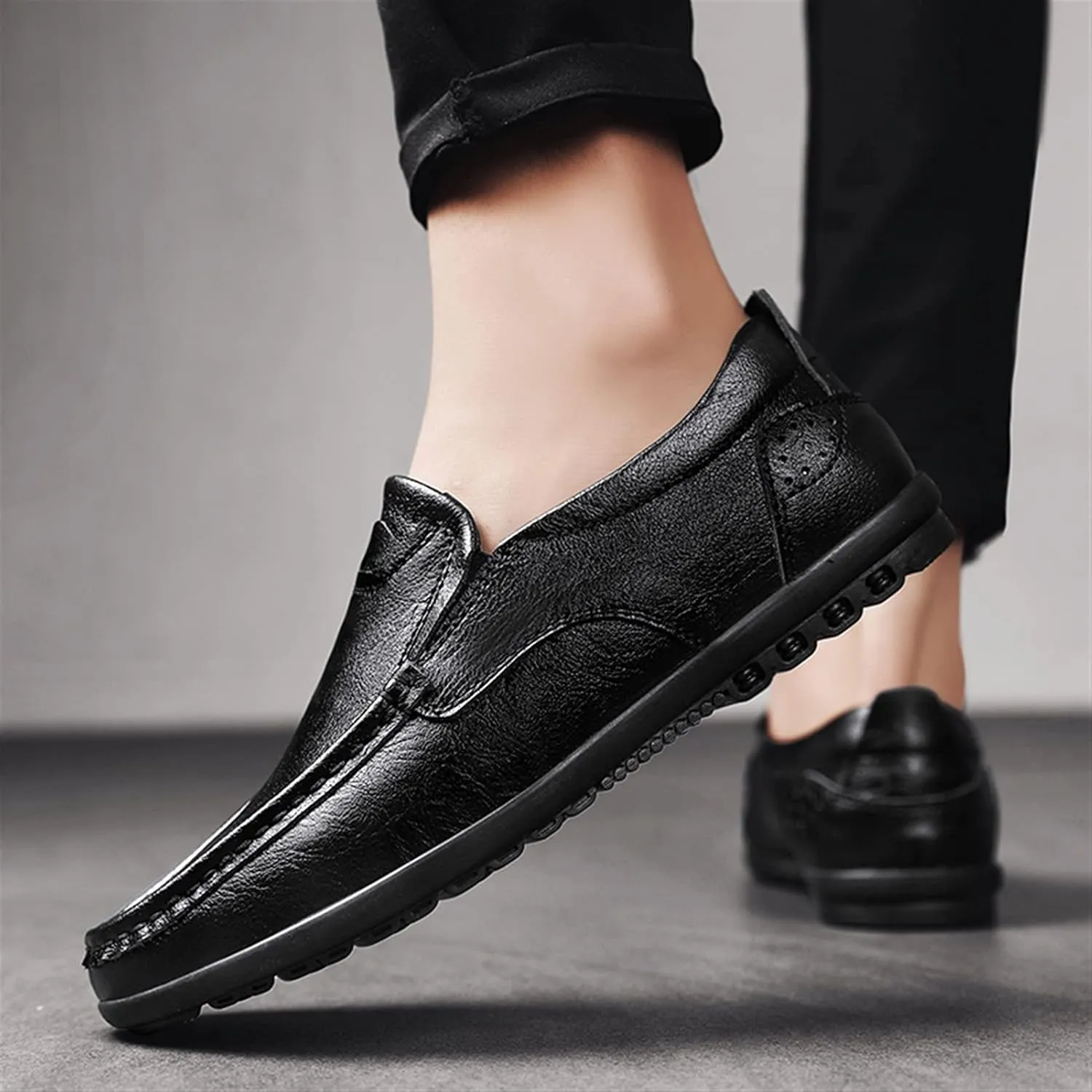 Driving Moccasins for Men Genuine Leather Stitching Details Round Toe Lightweight Anti-Slip Resistant Flexible Flat Heel Driving Slip on for Any Attire