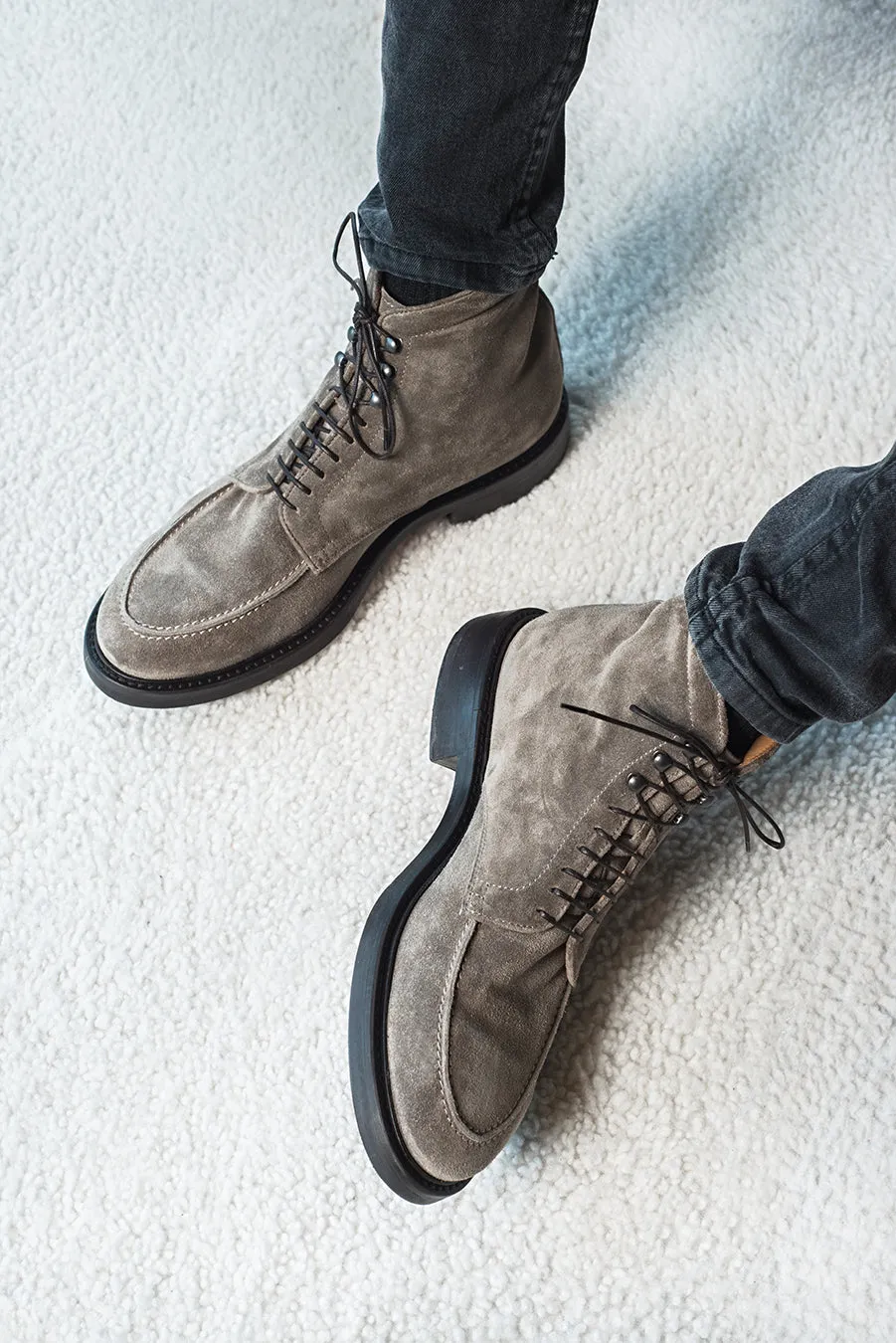 Sure! Here is the optimized title for the e-commerce product you provided: Stylish Bora Ankle Boots - Ivan 91016