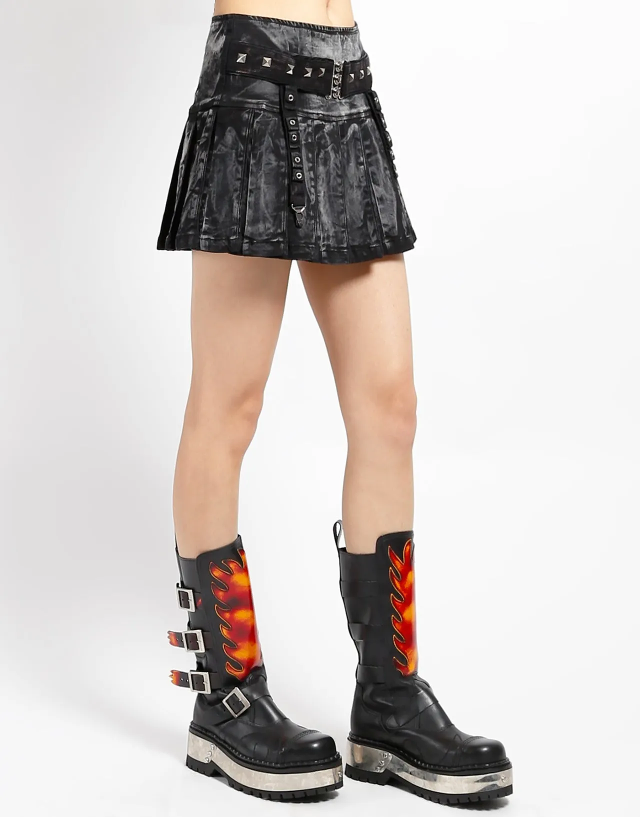 PEACE PLEATED SKIRT BLACK